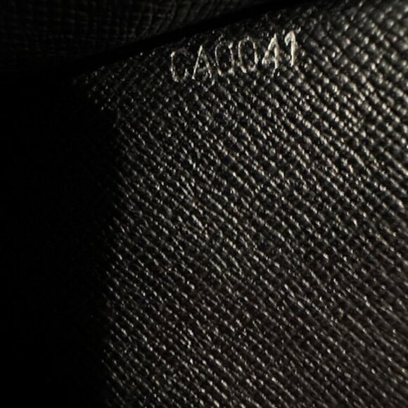 Louis Vuitton  LV Black Taiga Leather Selenga Clutch Wristlet + COA - Picture 12 of 13